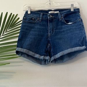Mid length Levi shorts